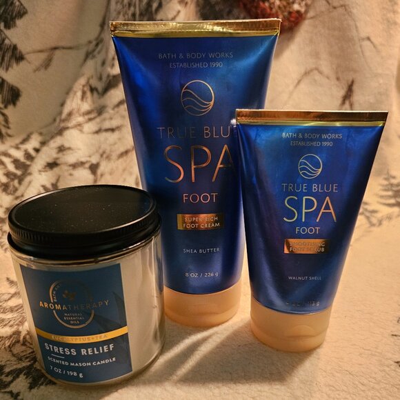 NEW! Bath and Body Works Spa collection plus Eucalyptus Tea Candle - Picture 1 of 4
